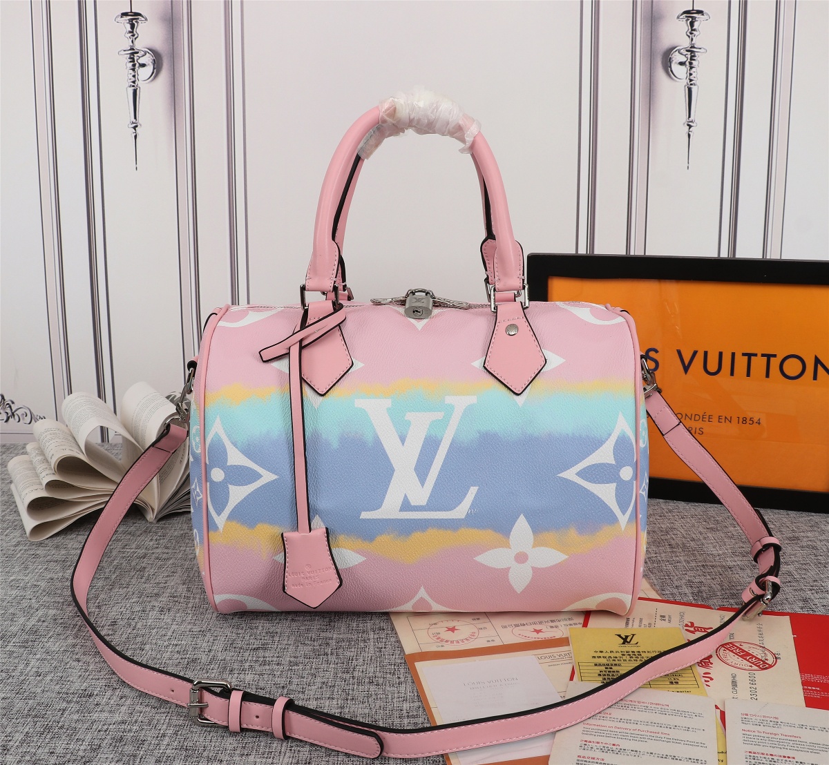 Louis Vuitton Escale Speedy Bandouliere 30 Pink/Red/Blue