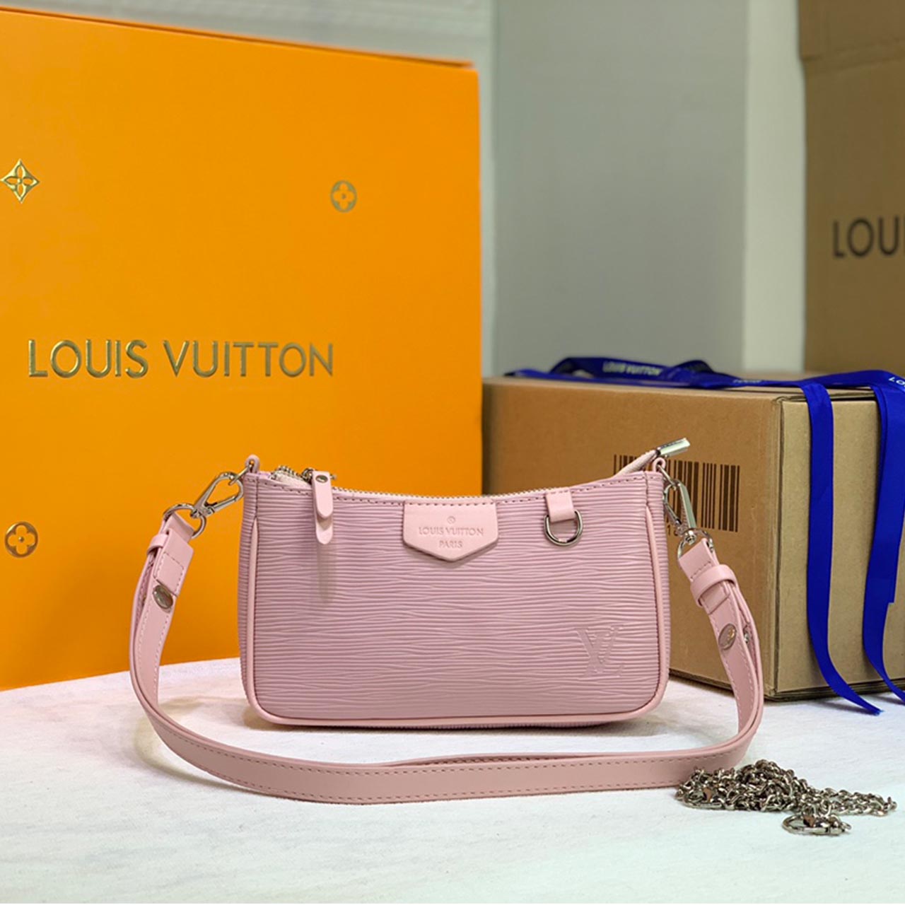 Liuis Vuitton Easy Conuch su cinghia rosa/blu M80483/M80480