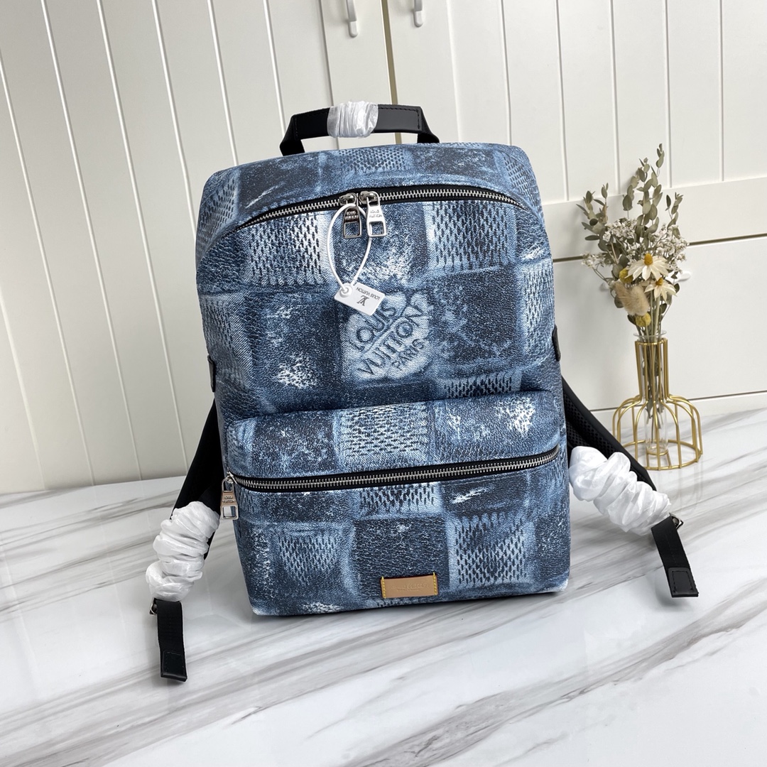 Louis Vuitton AAA-Discovery Backpack M50060