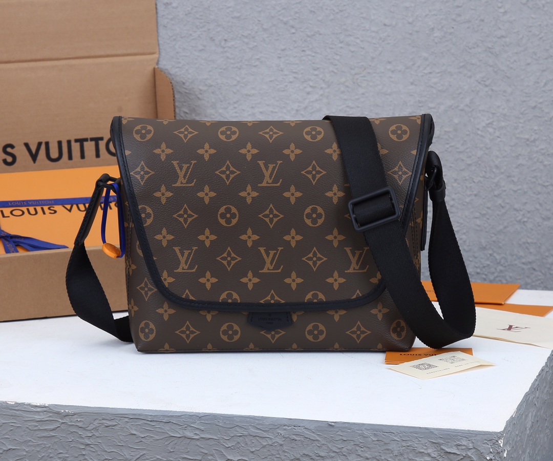 borsa a tracolla magnetica di Louis Vuitton