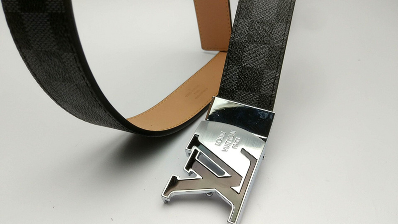 Luis Vuitton Belt L90-80 38mm