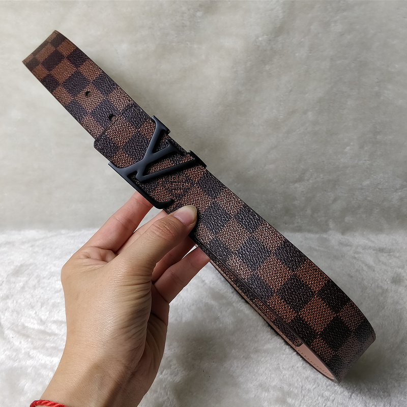 Luis Vuitton Belt L75-70 38mm nero