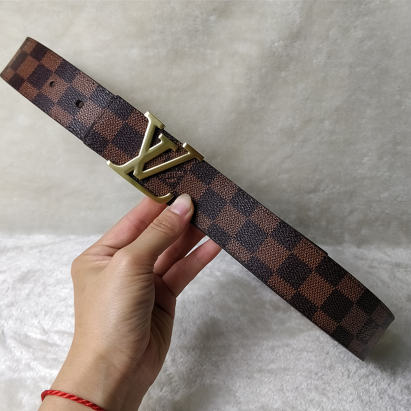 Luis Vuitton Belt L75-70 38mm oro