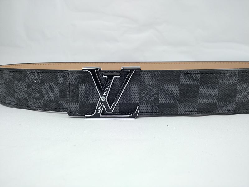 Luis Vuitton Belt L135-70 38mm Silver