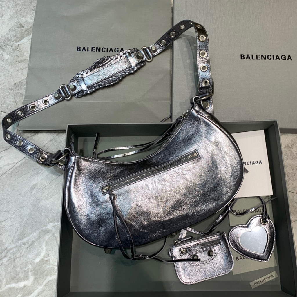 Balenciaga 67130723 Le Cagole femminile a tracolla a tracolla arena a agnello in argento