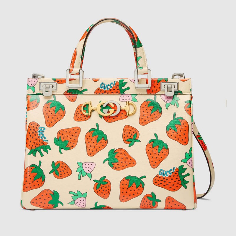 Borsa per manico medio di gancio con stampa medio di stampe di fragole Gucci 564714