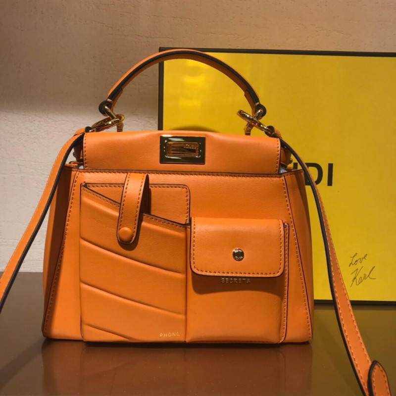 Fendi Peekaboo Iconic Mini Leather Borsa 8bn311