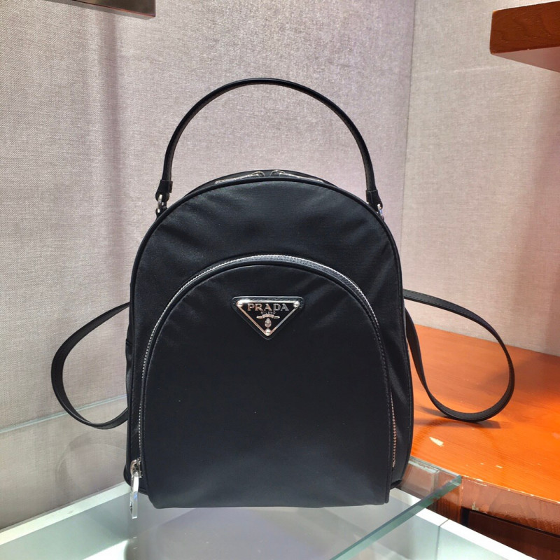 Prada Nylon e Saffiano Leather Backpack 1BZ3811