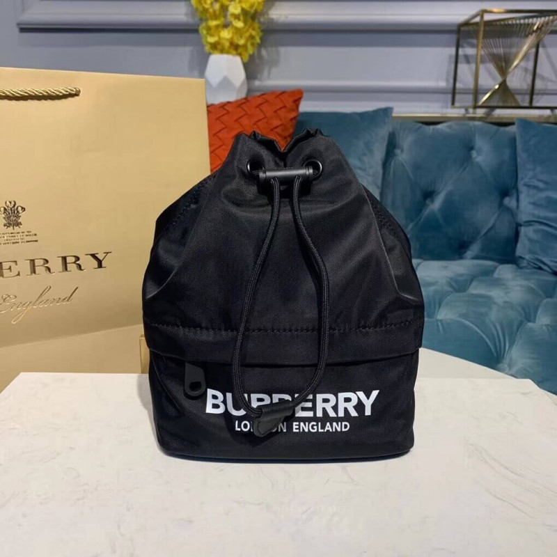 Burberry Logo Stampa Nylon DrashCord Bouch 80150451