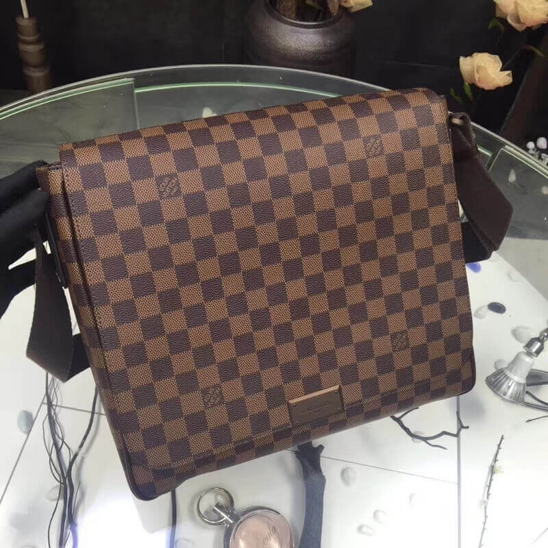 Louis Vuitton Damier Ebene Canvas District MM N41213