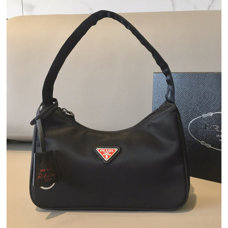 Prada Reedition 2000 Nylon Hobo borsa 1Ne515 Nero con logo rosso