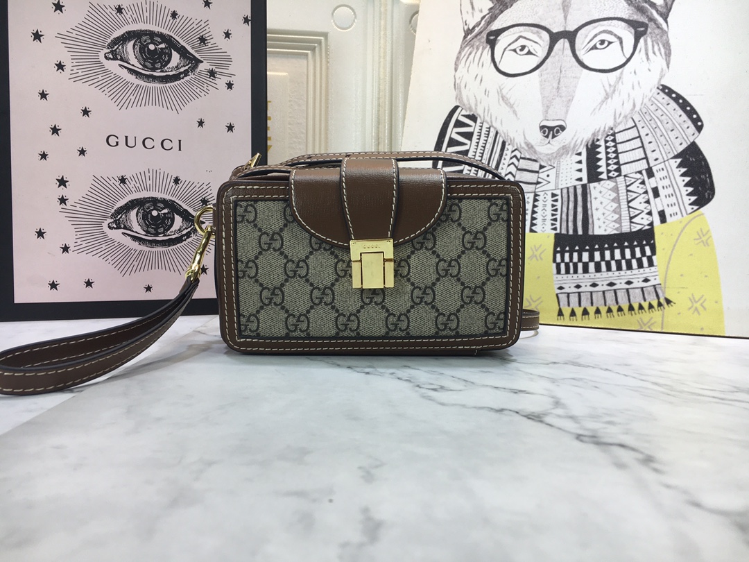 Mini borsa Gucci con chiusura di chiusura