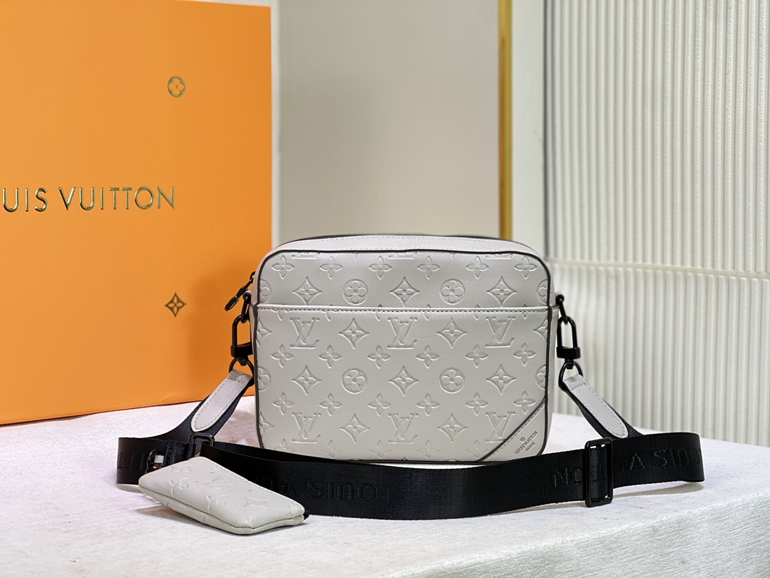 Louis Vuitton Duo Messenger