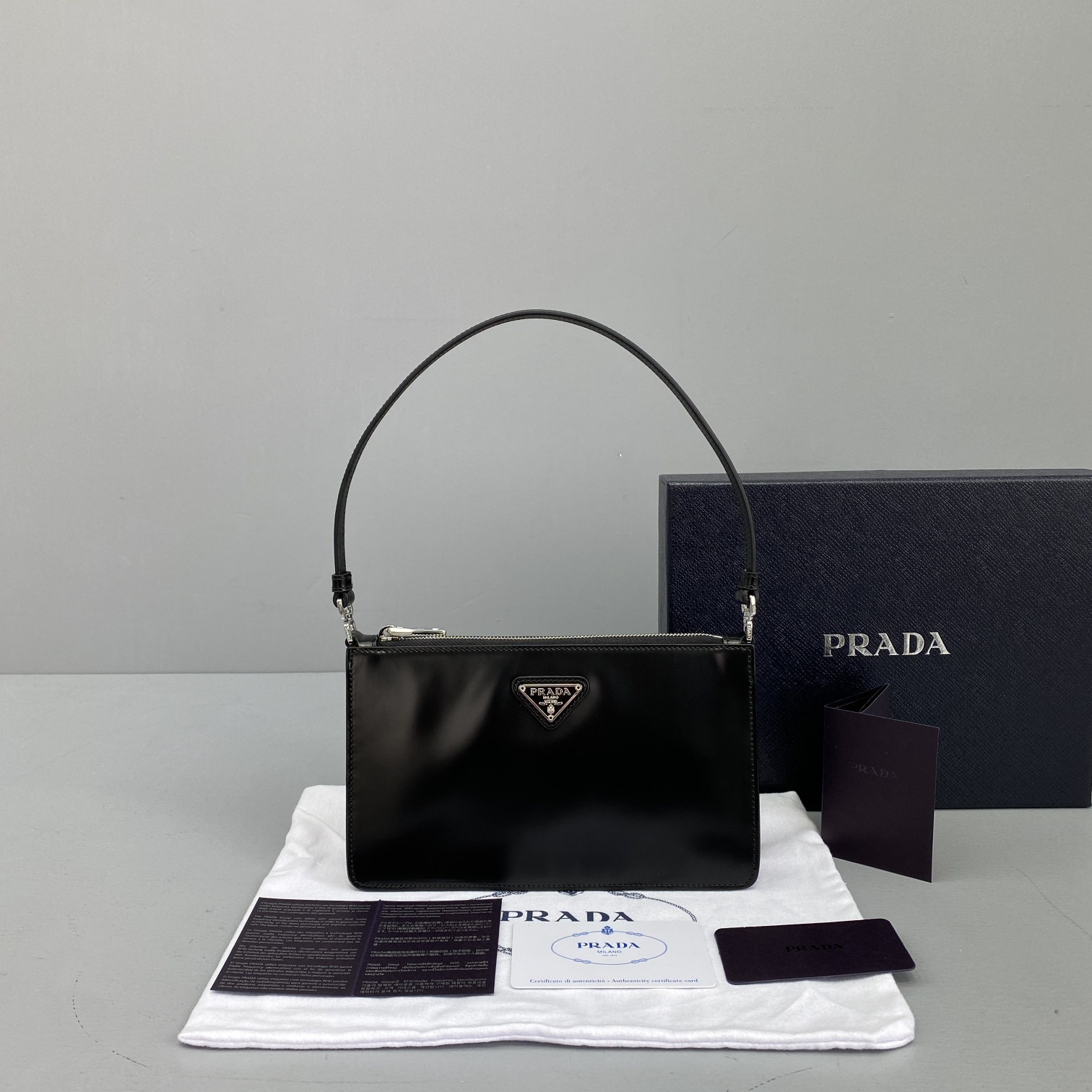 Prada Saffiano in pelle gestisce il mini borsa