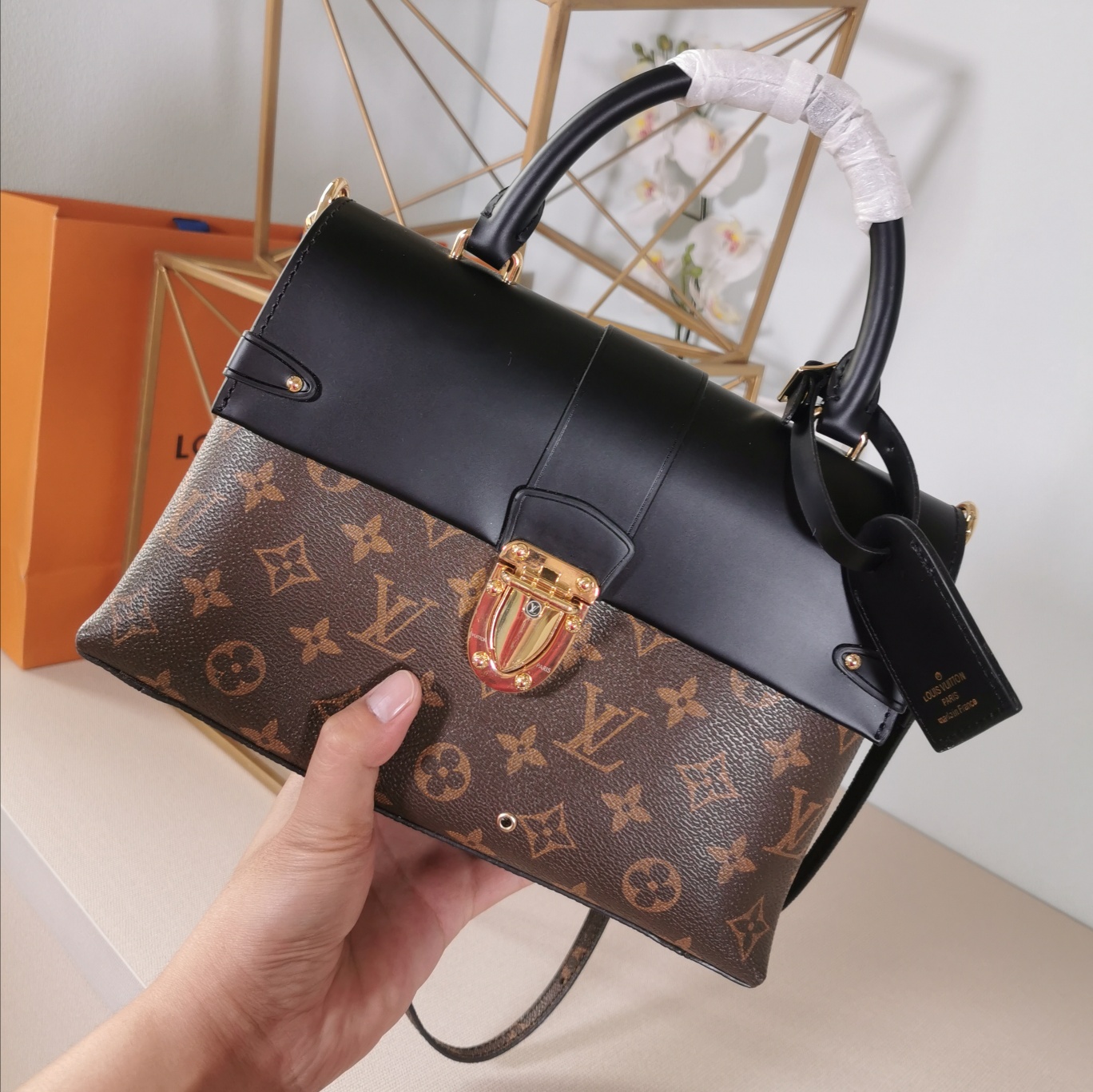 Louis Vuitton One Handle M43125