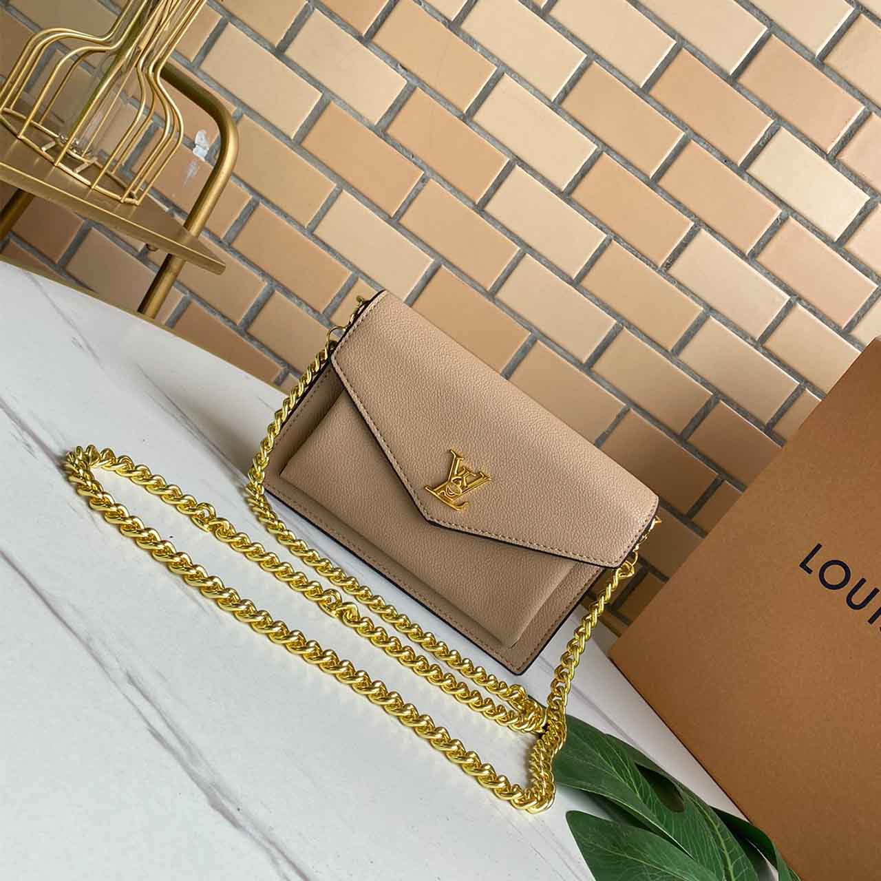 Louis Vuitton Mylockme Chain borsa M56137 Beige/Navy/Pink